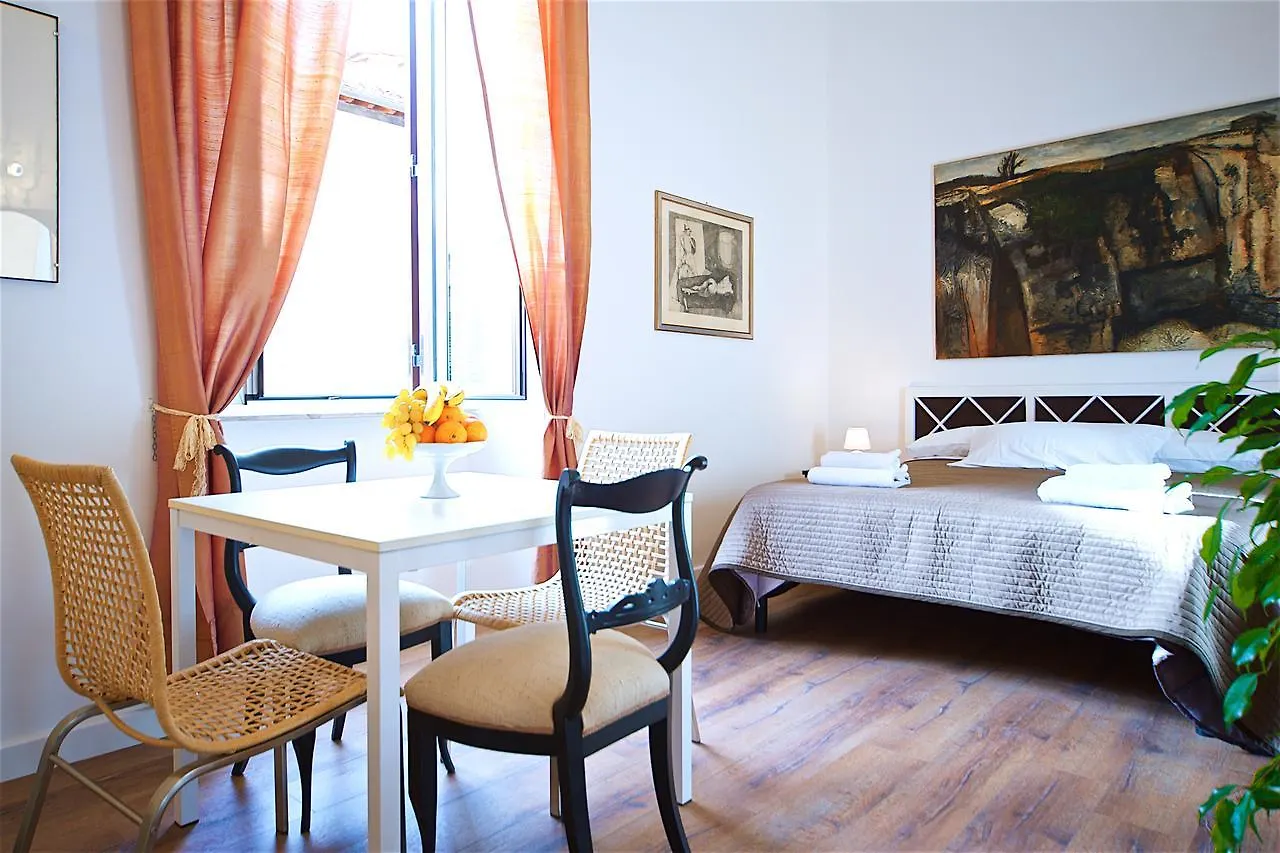 Vetrina Holidays Apartment Navona Square Rome